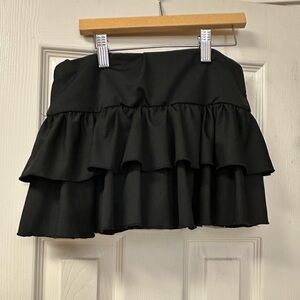SHEIN Black Ruffled Mini Skirt Juniors Size Medium (L)
